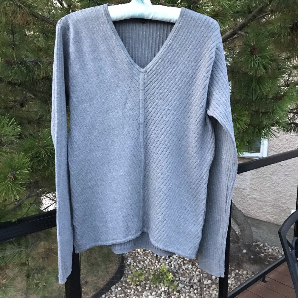 Long Sleeved Cotton Sweater ⭐️SALE 3/$20⭐️